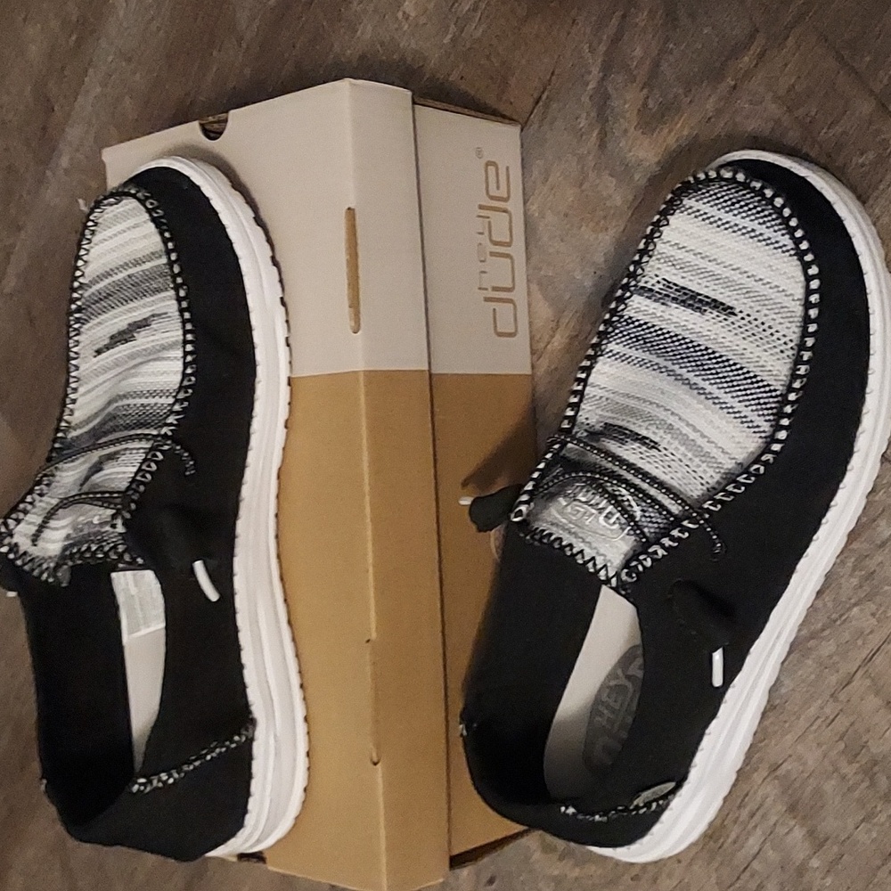 Hey Dude womans shoes size 8